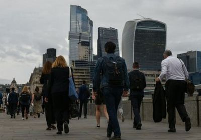 اقتصاد بريطانيا يواصل الانكماش وسط توقعات بتباطؤ النمو