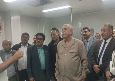 فريق التواصل يتفقد مصنع الهلال للأدوية في الضالع