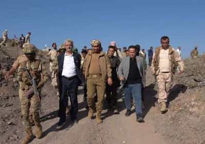 فريق التواصل يتفقد معسكر اللواء الخامس في لحج