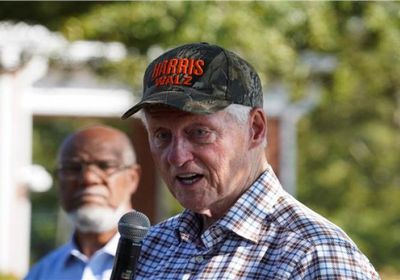 الرئيس الأمريكي الأسبق بيل كلينتون يغادر المستشفى