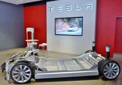 مدير مصنع "تسلا" في شنغهاي يغادر منصبه بشكل مفاجئ