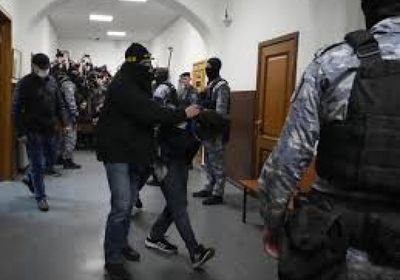 تخفيف عقوبتين بالسجن بحق فنانتين تُحاكمان في روسيا