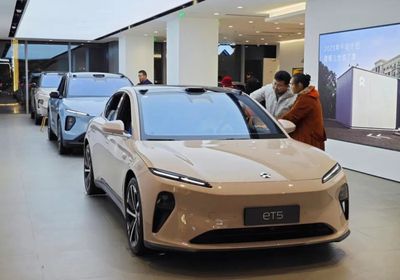 "نيو" الصينية تكشف علامة "فايرفلاي" لمنافسة "سمارت"