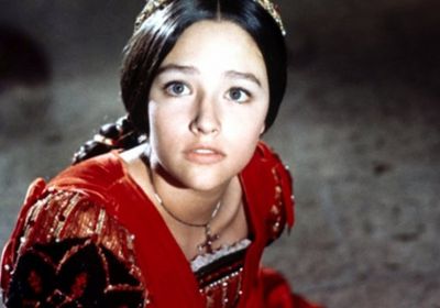 وفاة نجمة فيلم "روميو وجولييت" أوليفيا هاسي عن 73 عاما