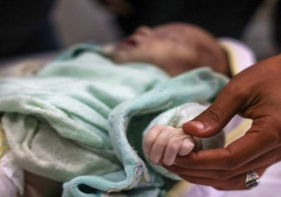 وفاة رضيع نتيجة البرد في خيام النازحين في غزة