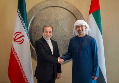 وزير الخارجية الإماراتي يبحث مع نظيره الإيراني التطورات بالمنطقة