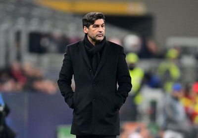 ميلان يُقيل مدربه باولو فونسيكا