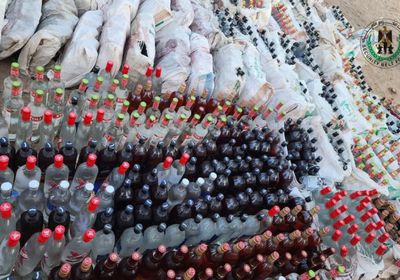 حزام طوق عدن يضبط 1762 قنينة خمور قبل تهريبها