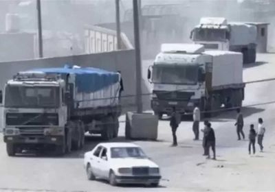 مقتل شخصين في عملية نهب لشاحنات المساعدات بغزة