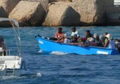 مصرع مهاجرين تونسيين بينهما طفل في غرق قارب