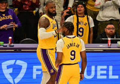 البريطانية فينوكين تتطلع للفوز بثلاث ذهبيات في لوس انجليس