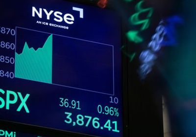 المستثمرون يضخون أكثر من تريليون دولار في الصناديق المتداولة