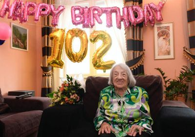 وفاة أجنيس كيليتي أكبر لاعبة جمباز سنا تفوز بالميدالية الذهبية في العالم