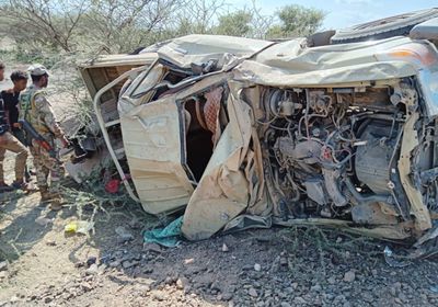 إصابة 4 مرافقين للخُبجي في حادث على طريق بردفان
