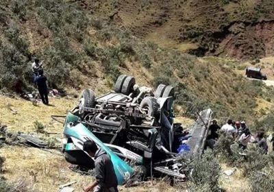    6 قتلى في سقوط حافلة ببيرو