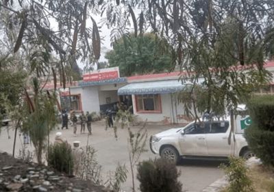 إصابة 7 أشخاص جراء هجوم على قافلة مساعدات في باكستان