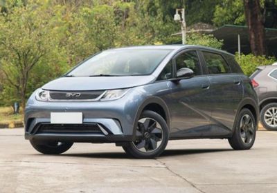 مبيعات "بي واي دي" تقفز إلى 4.25 مليون سيارة في 2024