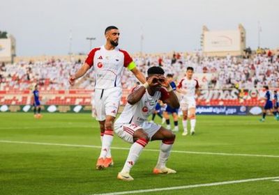 شباب الأهلي يهزم النصر ويطارد الشارقة في صدارة الدوري الإماراتي