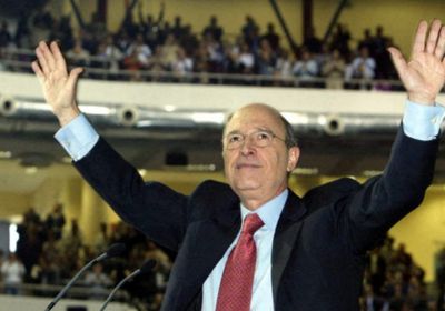 وفاة رئيس وزراء اليونان الأسبق كوستاس سيميتيس