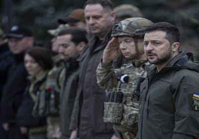 بعد فرار جنوده.. قائد القوات الأوكرانية يصدر أوامر بتعزيز لواء مقاتل