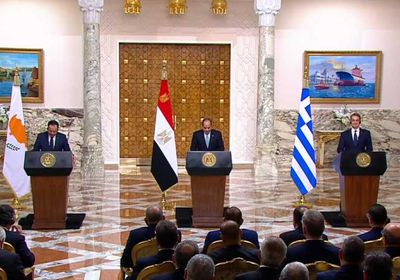 السيسي: اتفقنا خلال &laquo;القمة الثلاثية&raquo; على ضرورة وقف إطلاق النار بغزة