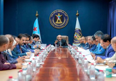 رئاسة الانتقالي تطالب بمنح القضاء الاستقلالية بمكافحة الفساد