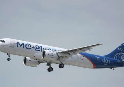 مطار سان بطرسبرج الروسي يعلق عملياته بسبب تساقط كثيف للثلوج