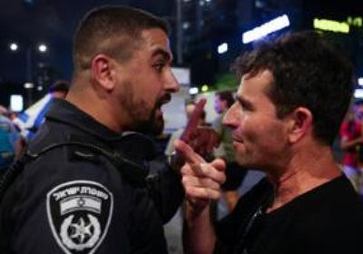 اشتباكات بين الشرطة الإسرائيلية ومحتجين أمام وزارة الدفاع