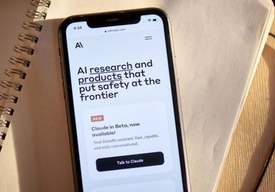 "أنثروبيك" تقترب من تقييم بـ 60 مليار دولار