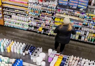 انخفاض وتيرة اقتراض المستهلكين في أمريكا