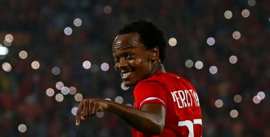 رسمياً.. بيرسي تاو يغادر الأهلي المصري إلى قطر