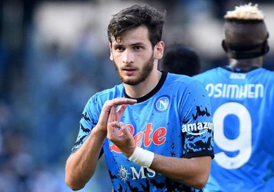 نجم نابولي يقترب من باريس سان جيرمان