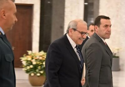 رئيس الحكومة اللبنانية الجديد: يداي ممدودتان للجميع