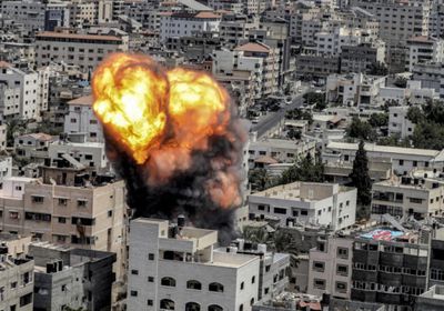 غارة إسرائيلية على دير البلح تقتل 10 فلسطينيين