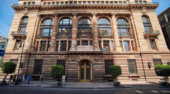 بنك المكسيك المركزي يبحث تسريع وتيرة خفض أسعار الفائدة