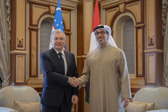 منصور بن زايد يبحث مع رئيس أوزبكستان علاقات التعاون
