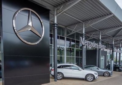 تراجع مبيعات "مرسيدس" 3% في 2024 بسبب ضعف الطلب