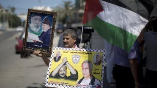 إسرائيل تنشر قائمة ب95 فلسطينياً سيتم الإفراج عنهم