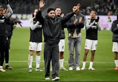 عمر مرموش يودع جماهير ناديه إينتراخت فرانكفورت