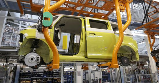 ستاندرد آند بورز تحذر من تداعيات اضطرابات قطاع السيارات