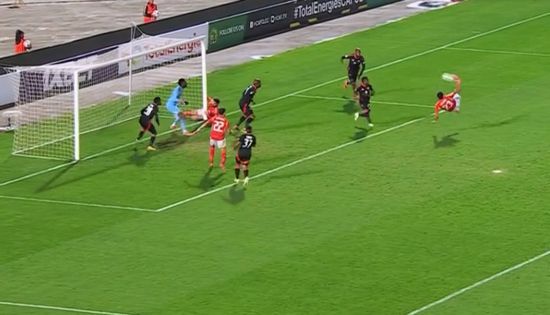 التعادل السلبي يسيطر على مباراة الأهلي وأورلاندو بدوري أبطال إفريقيا