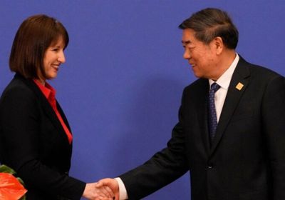 وزيرة بريطانية: لندن "موطن طبيعي" للشركات المالية الصينية