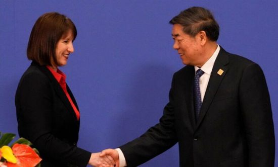 وزيرة بريطانية: لندن "موطن طبيعي" للشركات المالية الصينية