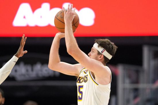 أندرو ويجينز يسجل 31 نقطة في فوز وريورز على ويزاردز