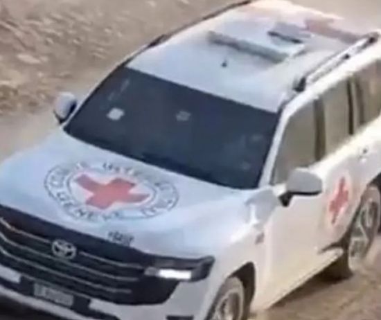 الصليب الأحمر يعلن تسلم الرهينات الإسرائيليات في غزة