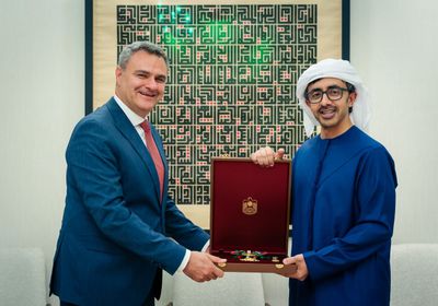 رئيس الإمارات يمنح السفير التركي وسام زايد الثاني من الطبقة الأولى