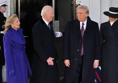 احتساء الشاي وسيلفي.. هكذا استقبل بايدن نظيره ترامب في البيت الأبيض