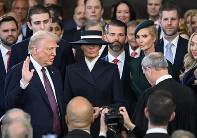 رسمياً.. دونالد ترامب يؤدي اليمين الدستورية رئيساً للولايات المتحدة