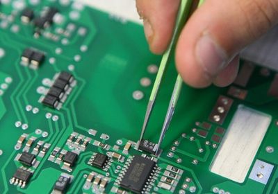 الصين تحقق بصادرات الرقائق الأمريكية لمزاعم بالإغراق