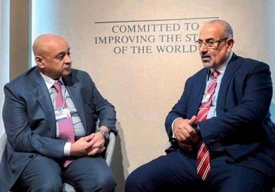 الرئيس الزُبيدي وأمين مجلس التعاون يبحثان التطورات السياسية